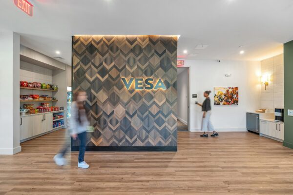 Vesa Lobby with grab n go market
